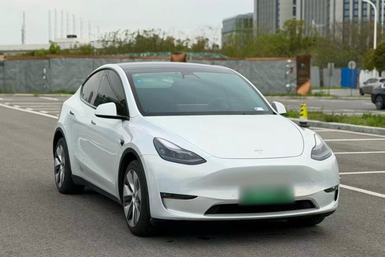 Used Tesla Model Y 2021 Long-Range All-Wheel-Drive Version 3D7 Exterior 3