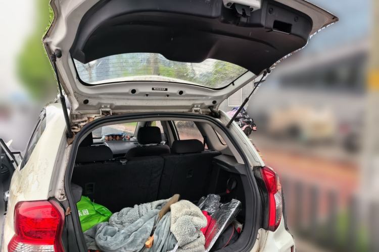 Used CHANGAN CX20 2014 1.4L IMT Sunroof Navigation Version China IV Standard Trunk