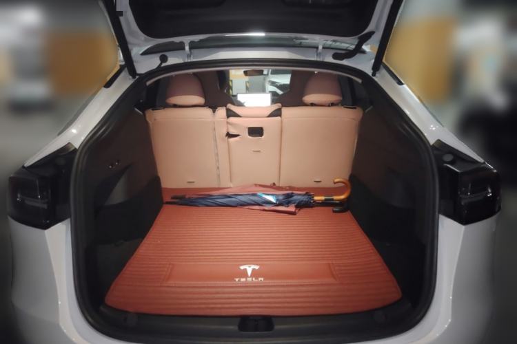 Used Tesla Model Y 2024 Long-Range All-Wheel-Drive Version Trunk