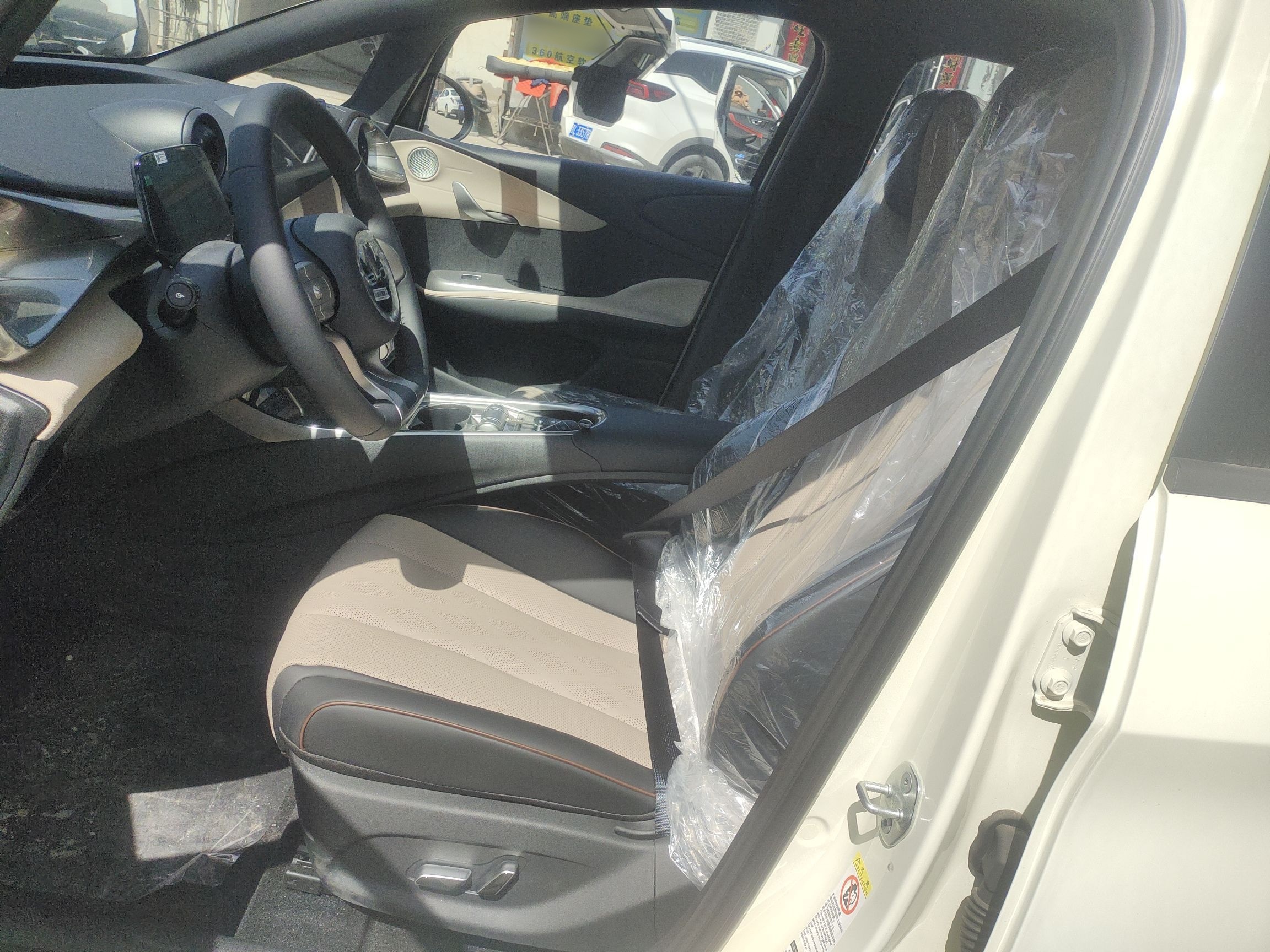 Переднее сиденье в автомобиле