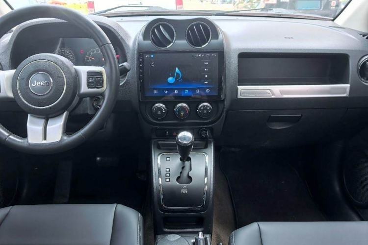 Used Jeep Compass 2014 2.0L two-wheel drive sport version