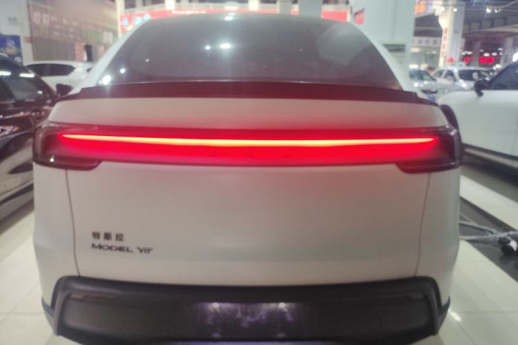 Used Tesla Model Y L 2025 Model Long-Range All-Wheel-Drive Version Rear