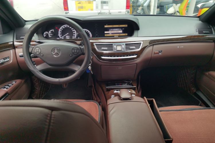 Used Mercedes-Benz S-Class 2012 S 300 L Business Standard Model
