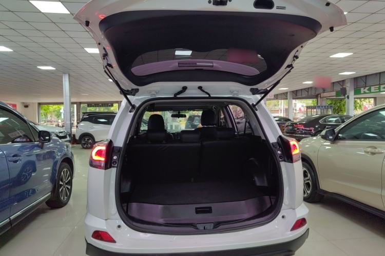 Used Toyota RAV4 2016 2.0L CVT Two-Wheel Drive Fashion Edition China V Standard