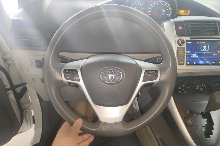 Used Toyota Verso 2014 Starlight 180E CVT Elite Edition
