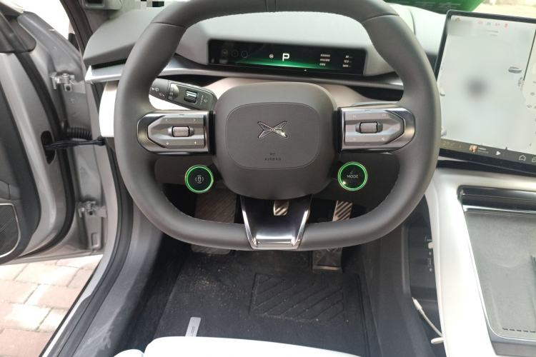 Used XPeng P7 2025 Model—702 Long Range Ultra Steering Wheel