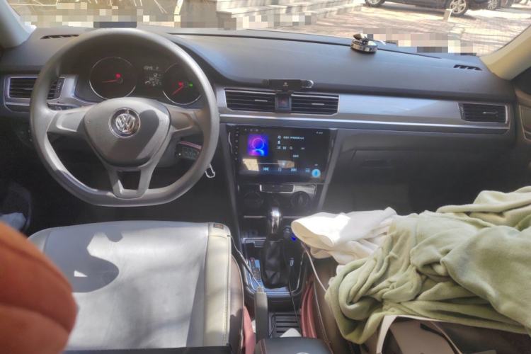 Used Volkswagen Bora 2021 1.5L Automatic Fashionable Smart Connectivity Version Center Console