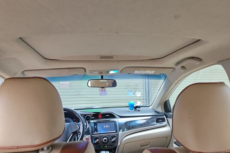 Used Honda Crider 2015 1.8L automatic luxury edition
