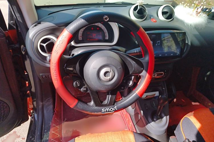 Used smart fortwo 2018 1.0L 52kW Hardtop Dynamic Version China V Steering Wheel