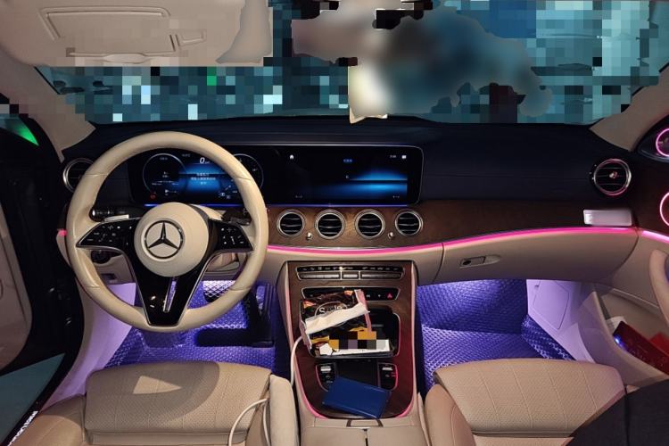 Used Mercedes-Benz E-Class 2021 E 260 L 4MATIC Center Console