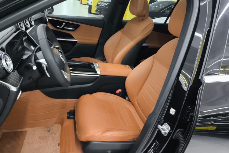 Used Mercedes-Benz GLC 2023 GLC 260 L 4MATIC Luxury Model 5 Seats Left Front Seat