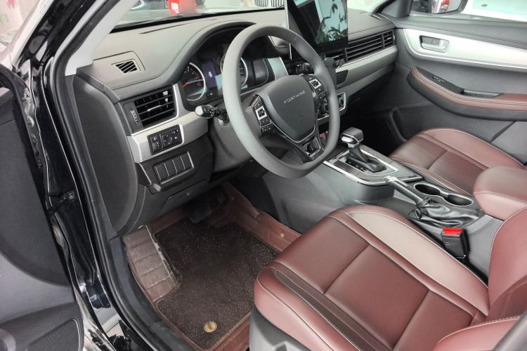 Used FORTHING T5 2024 Grand Edition 1.6L CVT Dream Model 5-Seater Interior 2