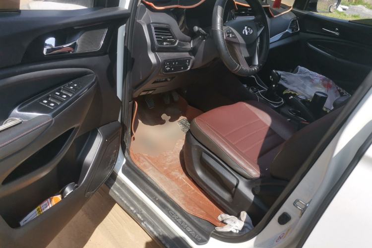 Used CHANGAN OSHAN A800 2017 1.5T Manual Luxury Model Driver Seat