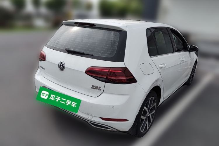 Used Volkswagen Golf 2018 230TSI Automatic Luxury Version Rear Right 45 Deg