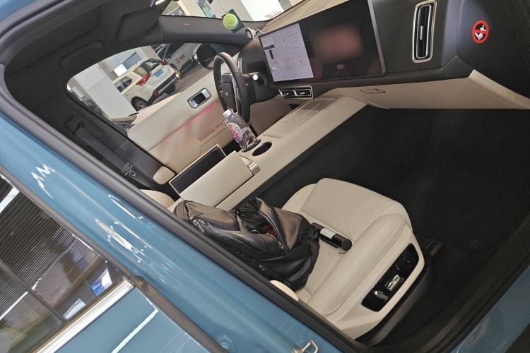 Used Li Auto L7 2023 Air model
