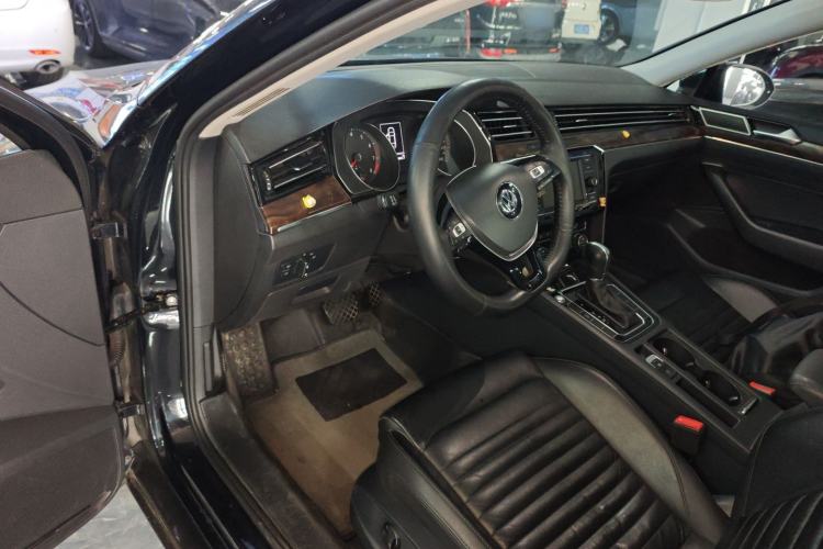 Used Volkswagen Magotan 2018 Facelift 380TSI DSG Luxury Version
