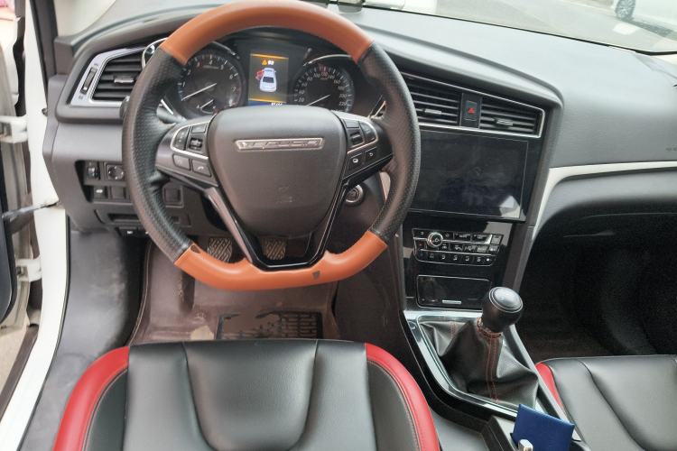 Used Venucia D60 2018 1.6L Manual Smart Connect Elite Edition
