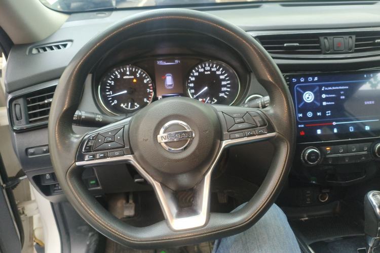 Used Nissan X-Trail 2017 2.0L CVT Comfort Edition 2WD Steering Wheel