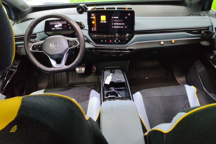 Used Volkswagen ID.4 X 2022 Pure Long-Range Version Center Console