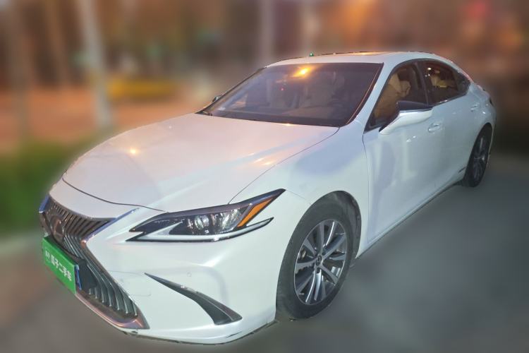Used Lexus ES 2018 300h Premier Edition China VI Standard
