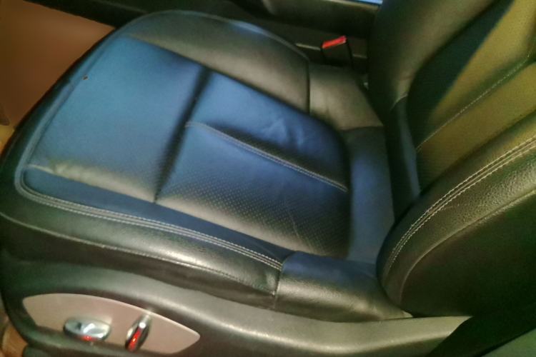 Used Porsche Cayenne 2014 Cayenne Platinum Edition 3.0T Left Front Seat