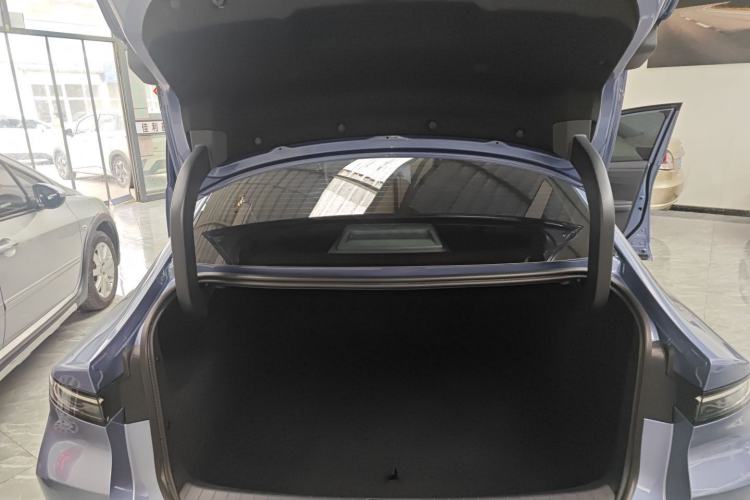 Used Nissan N6 2026 Model 180 Max Trunk