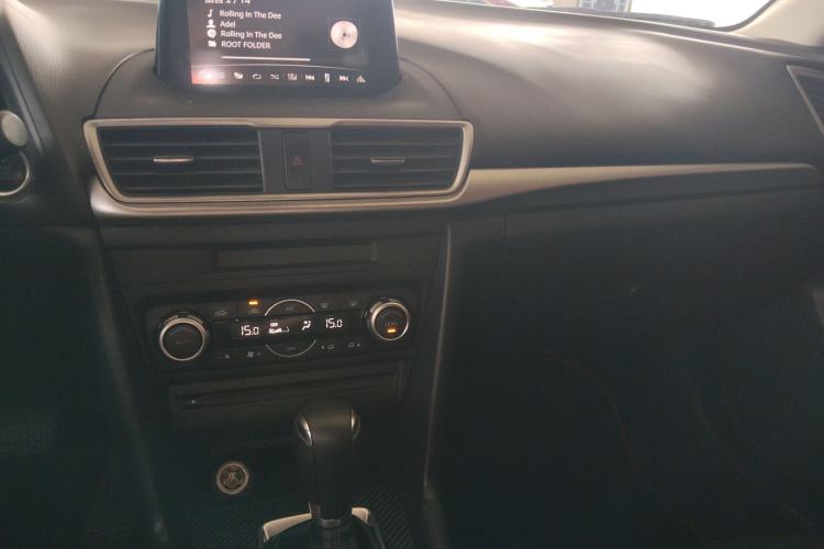 Used Mazda 3 Axela 2017 Sedan 1.5L Automatic Luxury Model China VI Standard