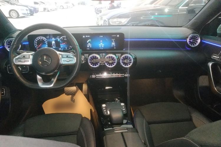 Used Mercedes-Benz A-Class 2022 Revised Version A 200 L Sport Sedan Fashionable Style
