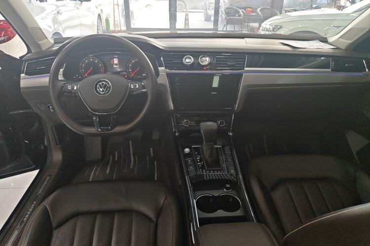 Used Volkswagen Phideon 2021 380TSI Luxury Edition Center Console