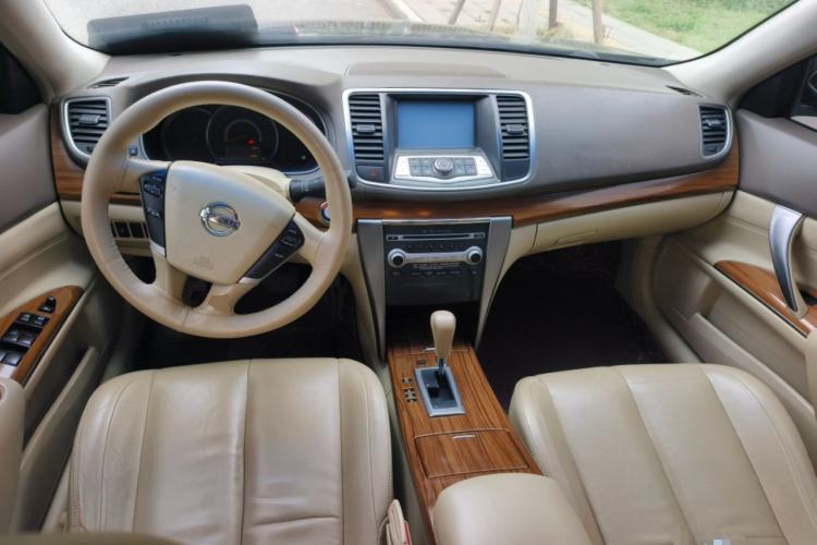 Used Nissan Teana 2011 2.5L XL Advanced Edition Center Console