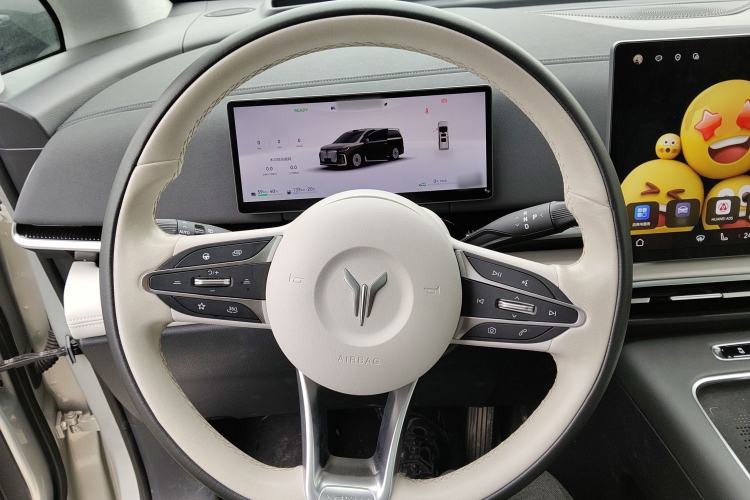 Used VOYAH Dream 2025 PHEV Four-Wheel-Drive Flagship Version – Qiankun Edition Steering Wheel