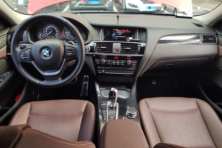 Used BMW X4 2014 xDrive28i Leading Model Center Console