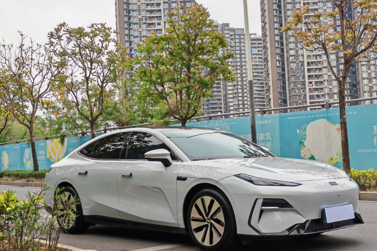 Used Geely Galaxy E8 2024 665 km Range Rear-Drive Starship Long-Range Version Exterior 4