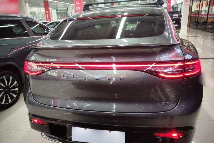 Used Hima Luxeed R7 2024 All-Electric 802 km Max