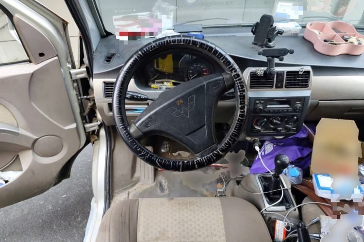 Used Wuling Rongguang 2011 1.2L Base Version
