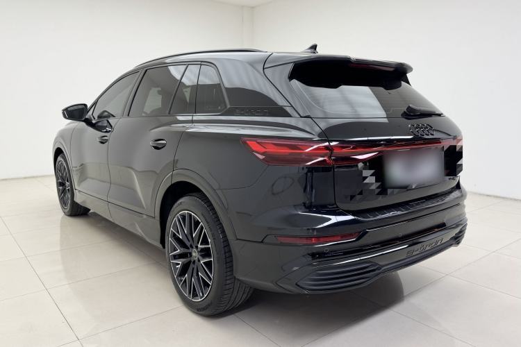 Used Audi Q5 e-tron 2023 40 e-tron Starry Edition Mecha Kit
