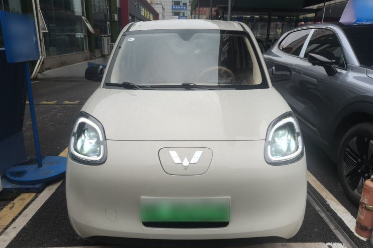 Used Wuling Hongguang MINIEV 2025 Four-Door Version Advanced Edition Front