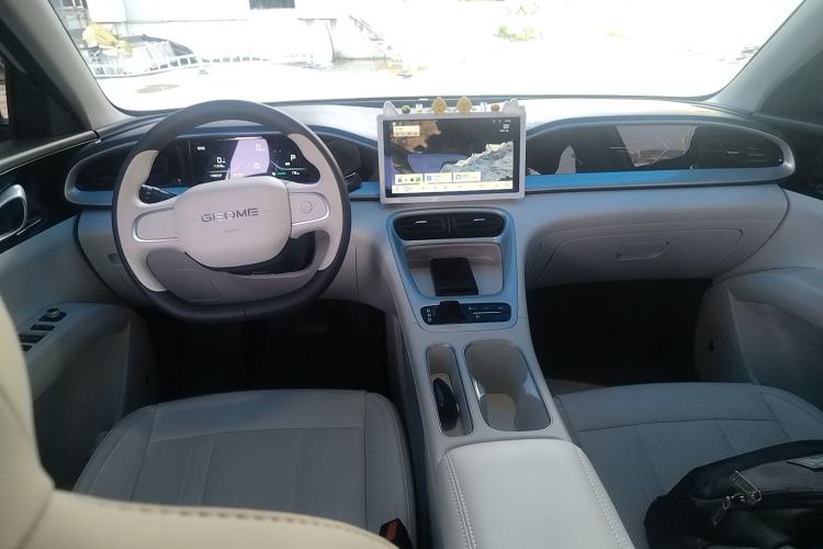 Used Geely Galaxy Geome 2025 310km Youth Edition Center Console