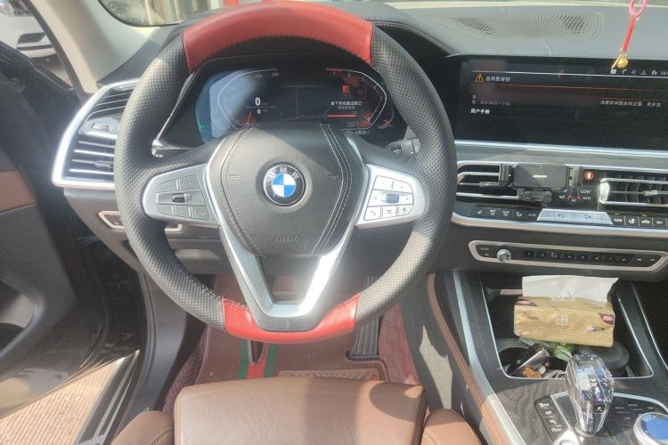 Used BMW X7 2020 xDrive40i Luxury Package with Leading Features Steering Wheel