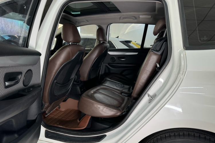 Used BMW 2 Series Gran Tourer 2015 218i Leading Model Interior 1