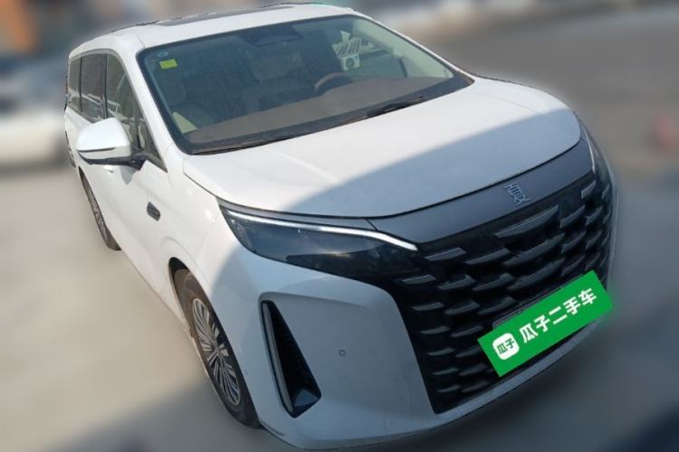 Used BYD Xia 2025 DM-i 1.5T 180km Excellence Model Front Right 45 Deg