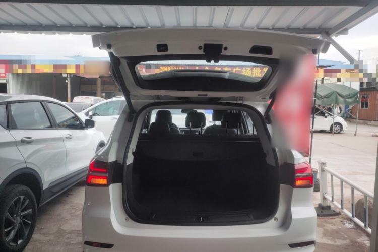 Used Roewe RX5 2016 30T Two-Wheel Drive Automatic Internet Smart Edition Trunk