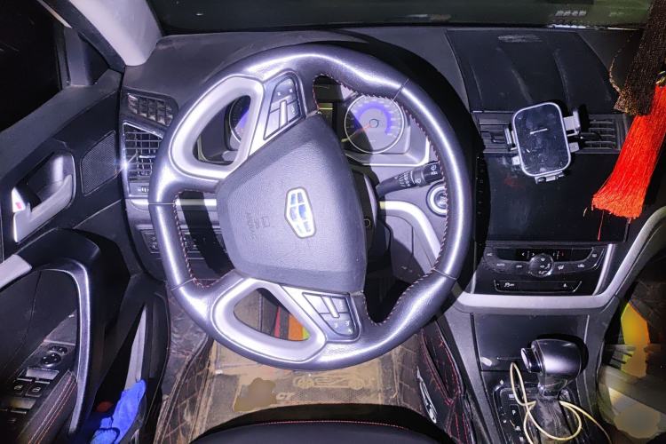 Used Geely Auto Emgrand 2015 Sedan 1.3T CVT Upward Edition Steering Wheel