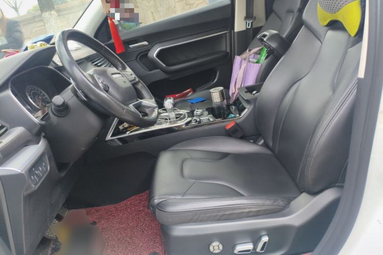 Used Haval H6 2017 Red Label 2.0T Automatic Two-Wheel Drive ZhiShang Model
