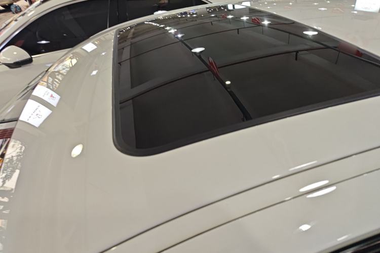 Used BMW 3 Series 2018 320i M Sport Package Roof