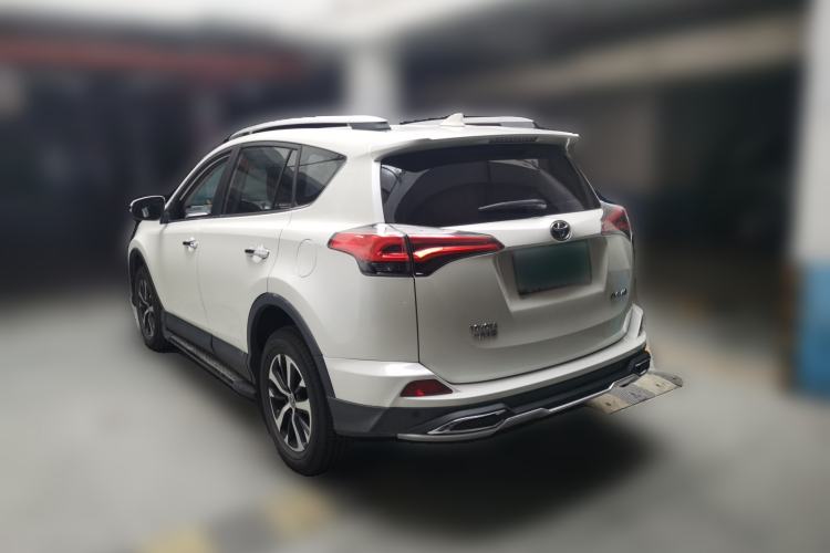 Used Toyota RAV4 2019 2.0L CVT Two-Wheel Drive Luxury Version China VI Standard Rear Left 45 Deg
