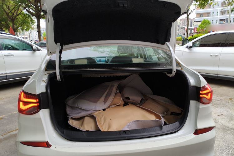 Used Chevrolet Monza 2020 320 Automatic Enjoyment Edition Trunk