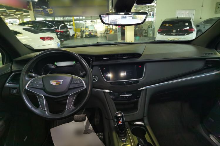 Used Cadillac XT5 2021 28T Luxury Model
