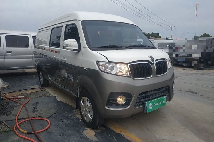 Used Jinbei New Hiace X30L 2023 1.5L Wealth Edition Van 2/5 Seats Non-Air-Conditioned Version SWC15M