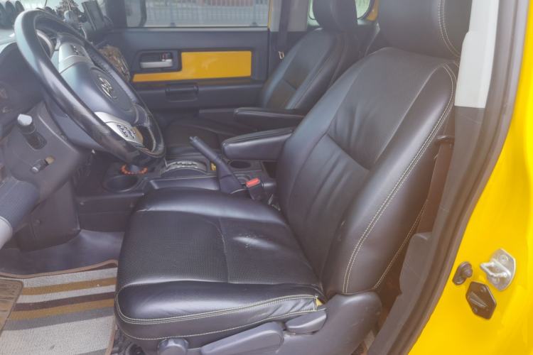 Used Toyota FJ Cruiser 2017 4.0L Dual Airbags Dual Fuel Tanks JBL – Middle East Left Front Seat